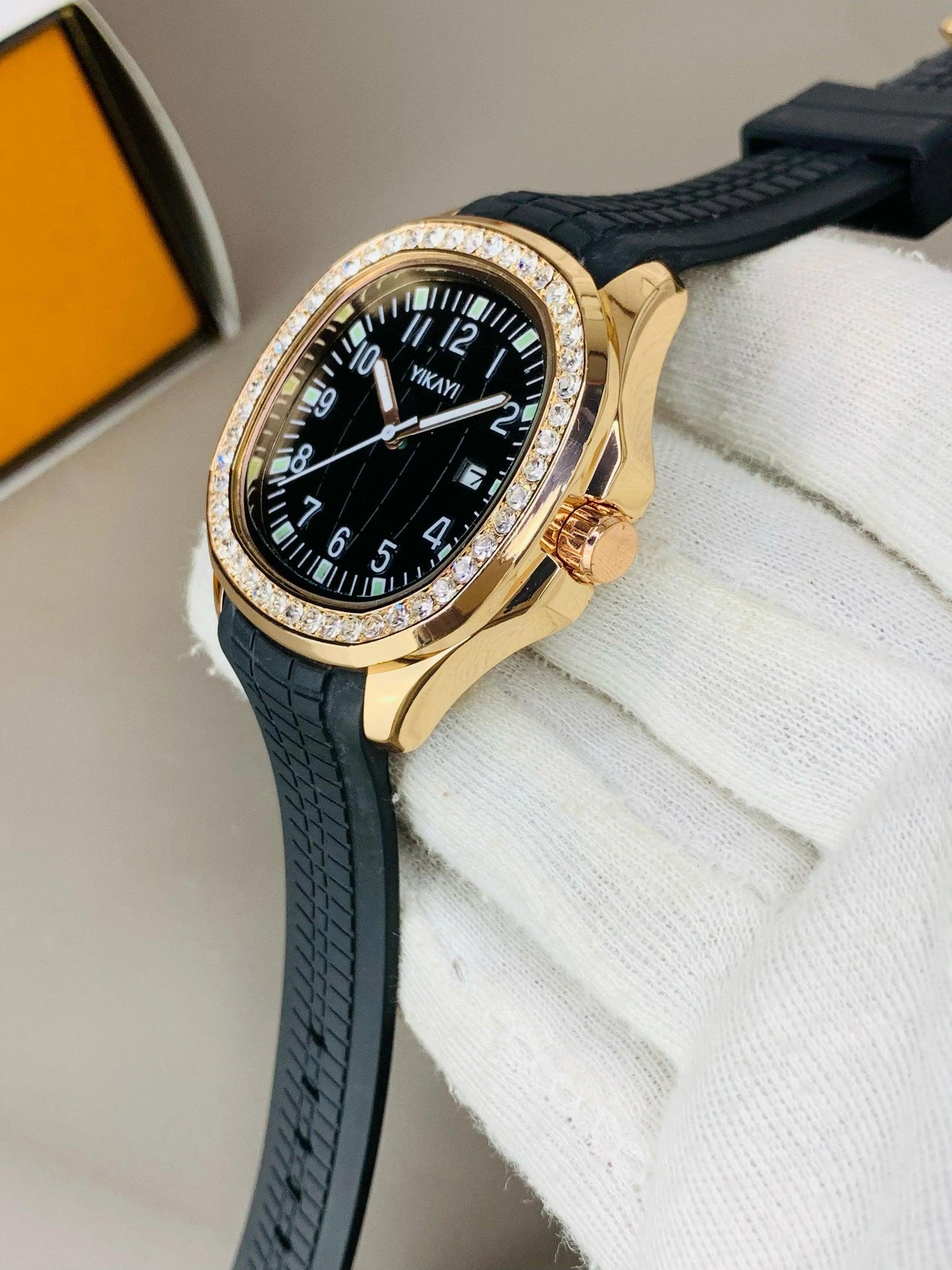 Yikayi Diamond Stone Gold Dial Wrist Watch with Date Display.