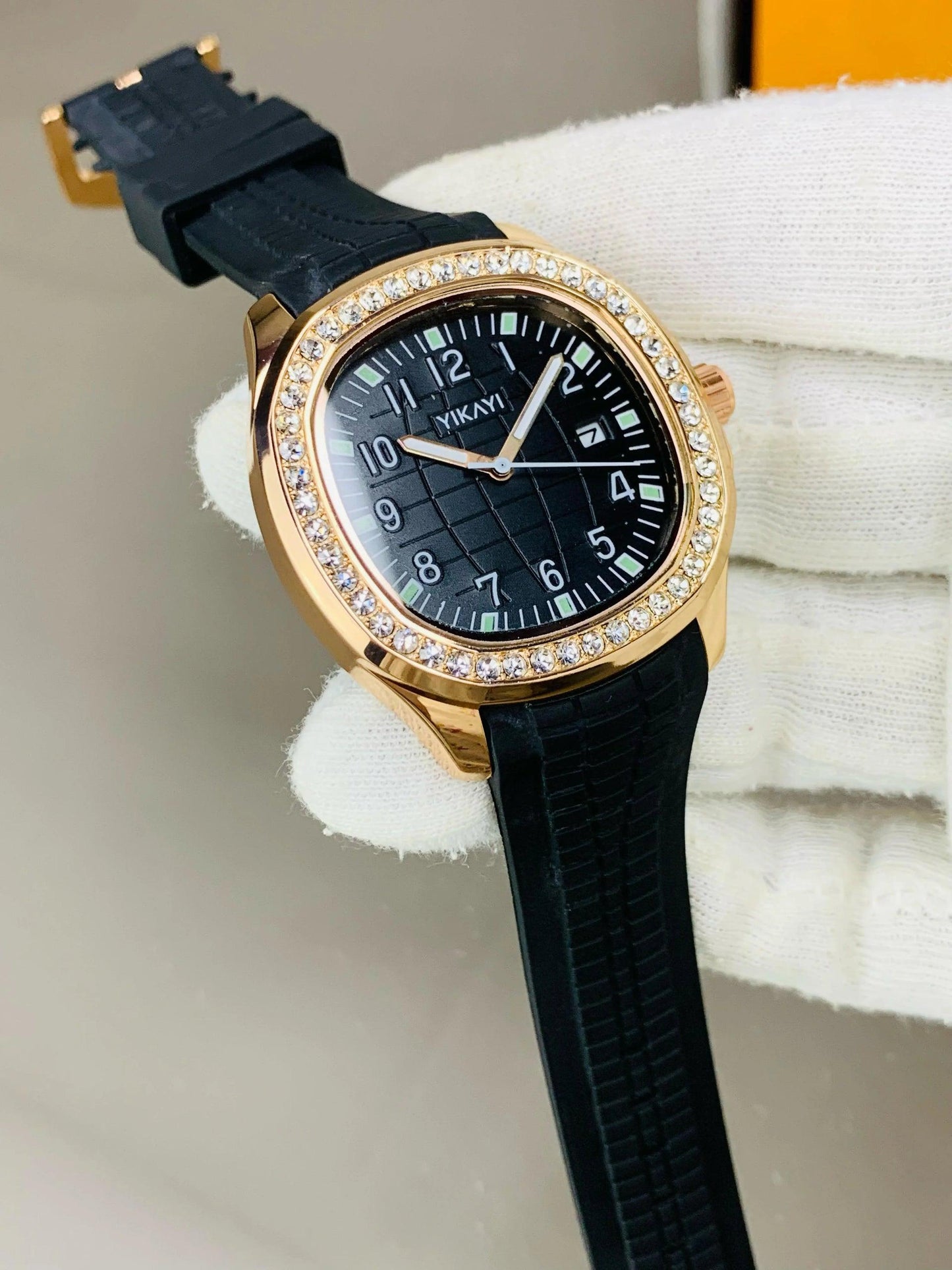 Yikayi Diamond Stone Gold Dial Wrist Watch with Date Display.