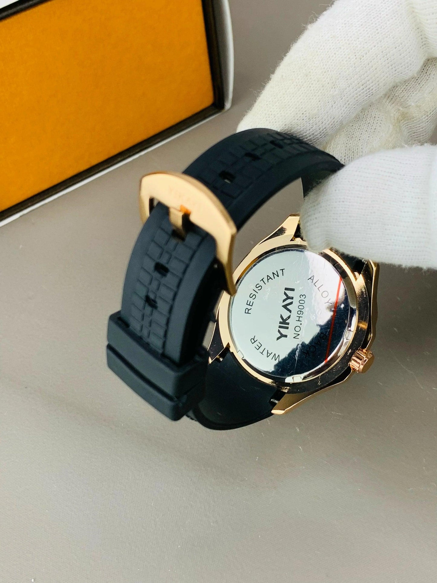 Yikayi Diamond Stone Gold Dial Wrist Watch with Date Display.